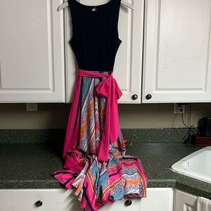 Eliza J sleeveless handkerchief dress.
Size: eight
Color: navy/fuschia multi